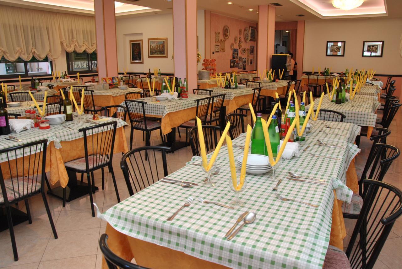 Hotel Ristoro Bellaria-Igea Marina Extérieur photo